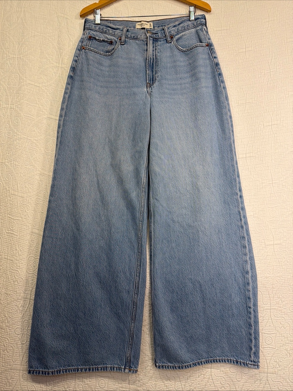 Abercrombie Fitch Jeans Wide Leg High Rise Womens Size 30 10L Light Wash Baggy
